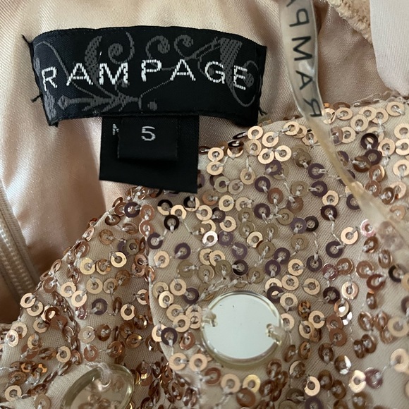 3/$20 Junior Dress RAMEPAGE Sequined with feather hem, Tag says Size 5 - Picture 4 of 13